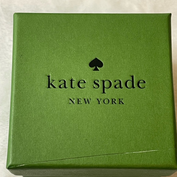 Kate Spade heart pendant with chain and box, NWT - Picture 3 of 4